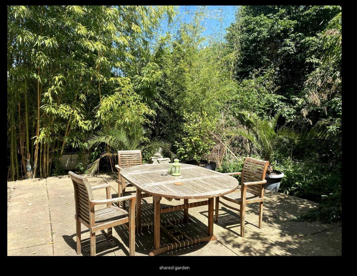 Mezzanine Studio Apartment London Luaran gambar
