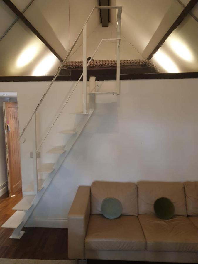 Mezzanine Studio Apartment London Luaran gambar