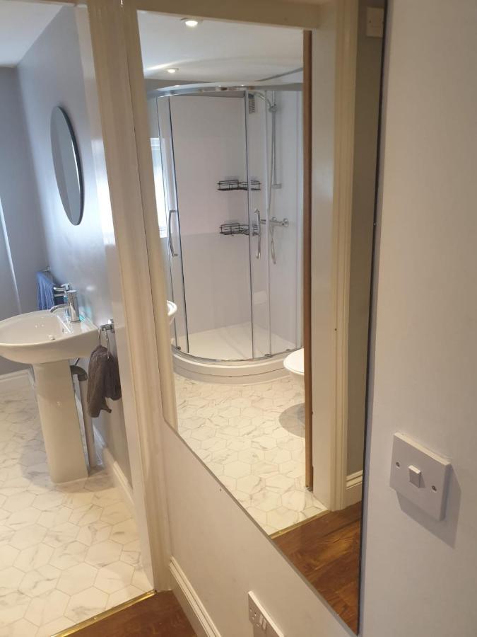 Mezzanine Studio Apartment London Luaran gambar